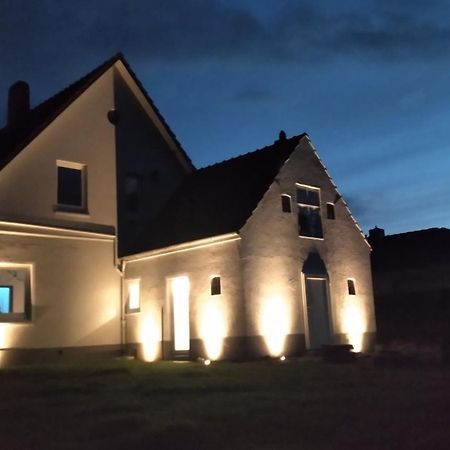 Friesenhuus Deluxe Apartment Йевер Екстериор снимка