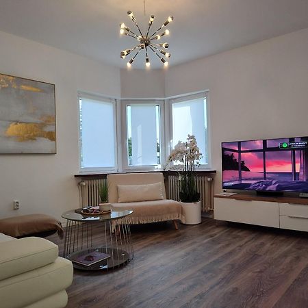 Friesenhuus Deluxe Apartment Йевер Екстериор снимка