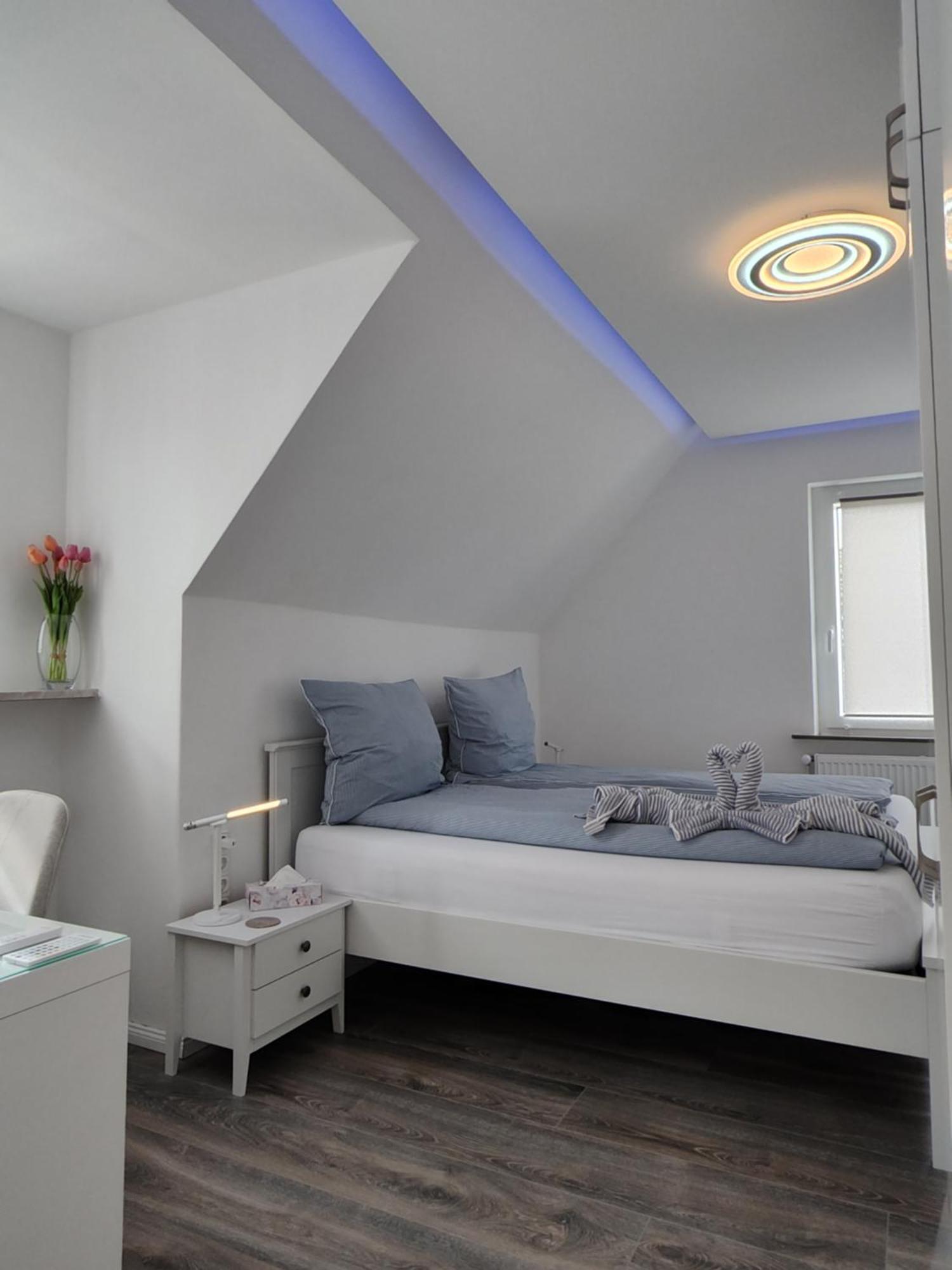 Friesenhuus Deluxe Apartment Йевер Екстериор снимка
