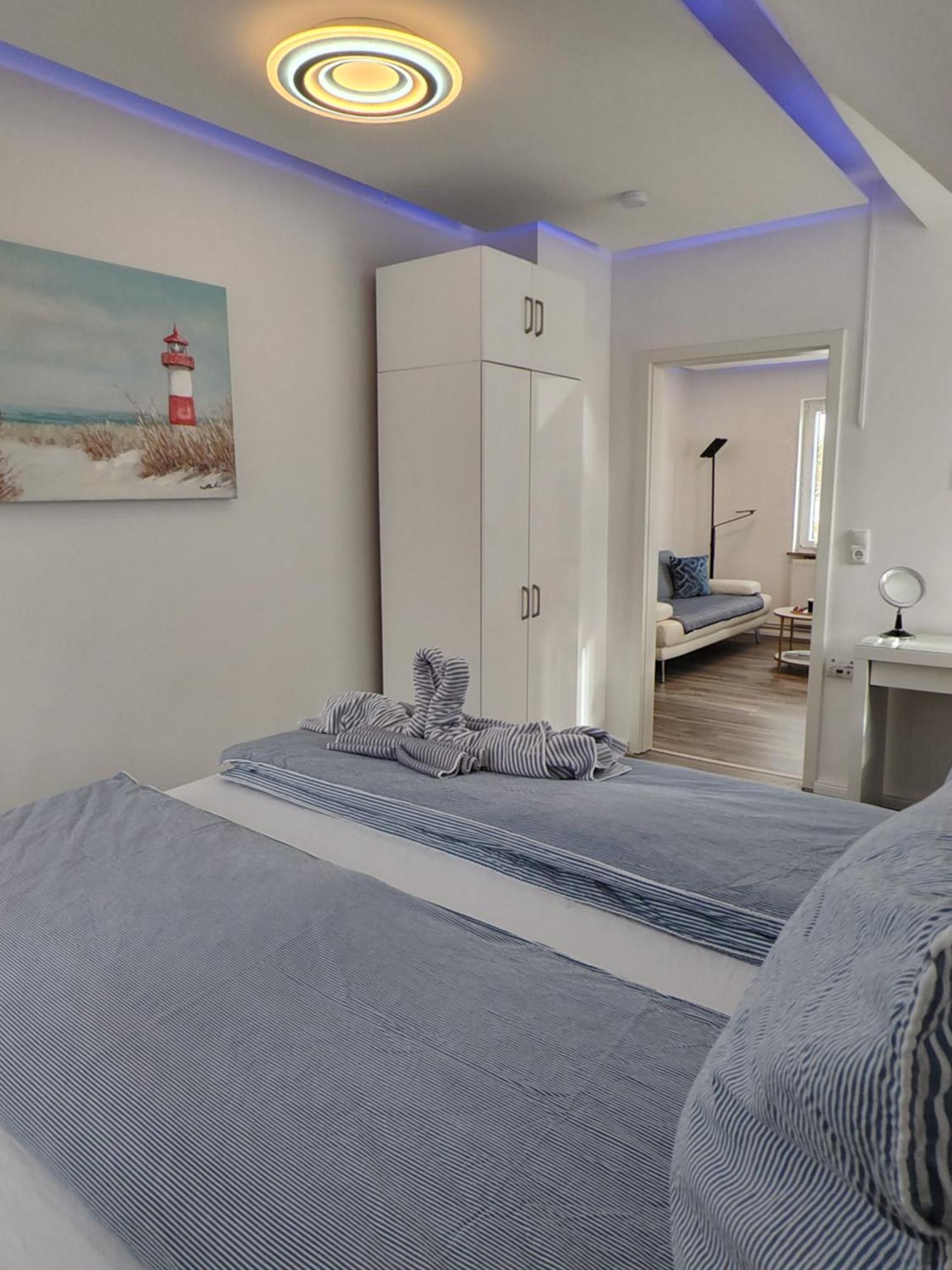 Friesenhuus Deluxe Apartment Йевер Екстериор снимка