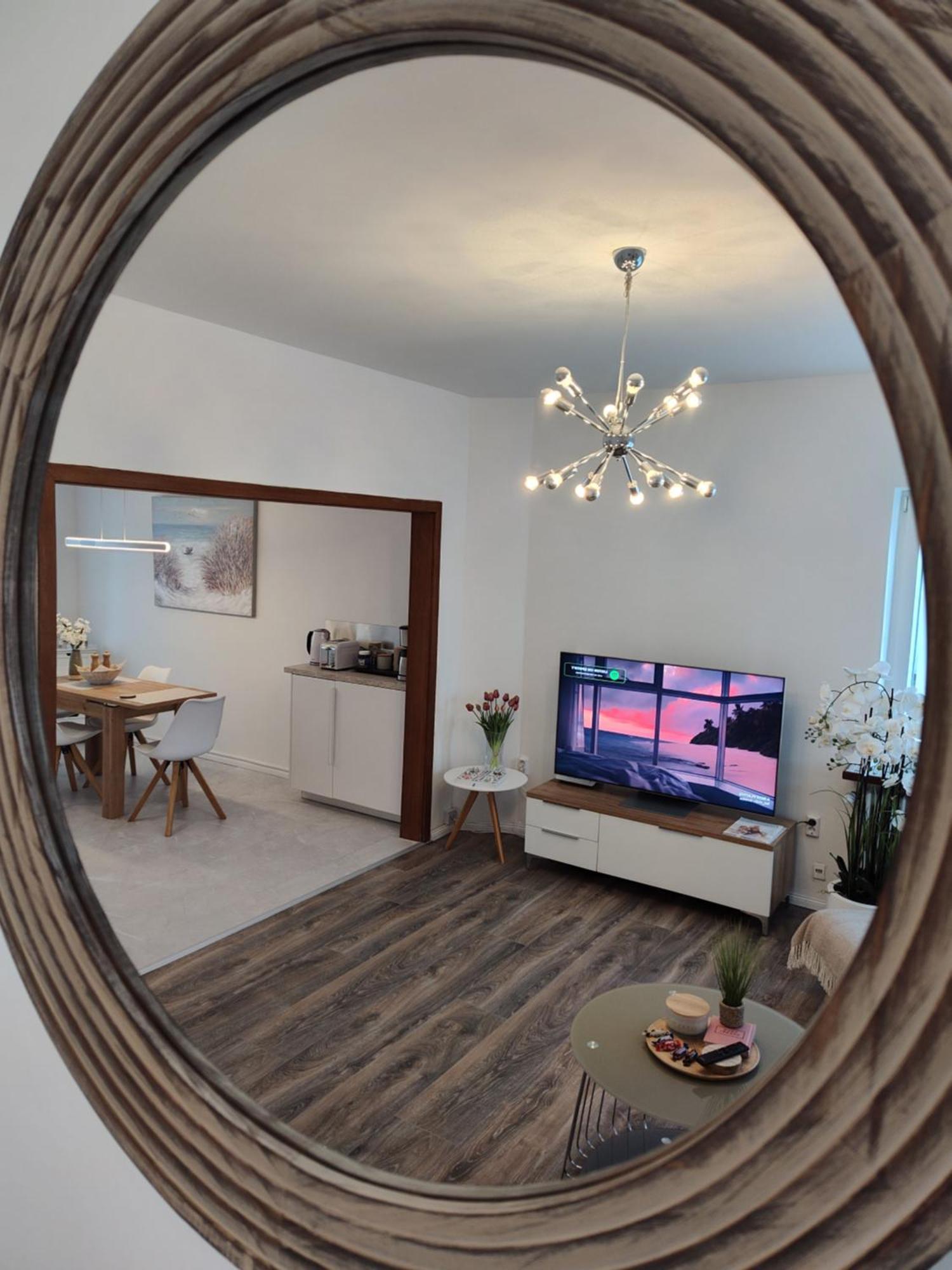 Friesenhuus Deluxe Apartment Йевер Екстериор снимка